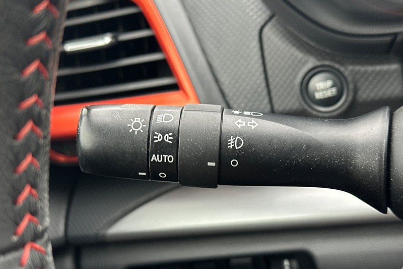 Subaru Forester Vehicle Full-screen Gallery Image 38