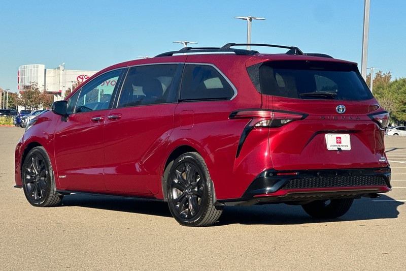 Toyota Sienna Vehicle Full-screen Gallery Image 06