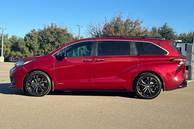 Toyota Sienna Vehicle Full-screen Gallery Image 07