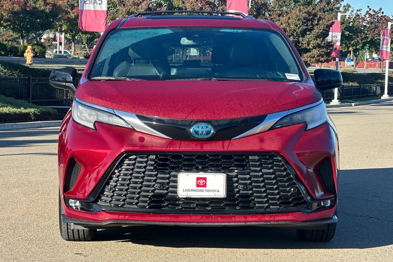 Toyota Sienna Vehicle Full-screen Gallery Image 09