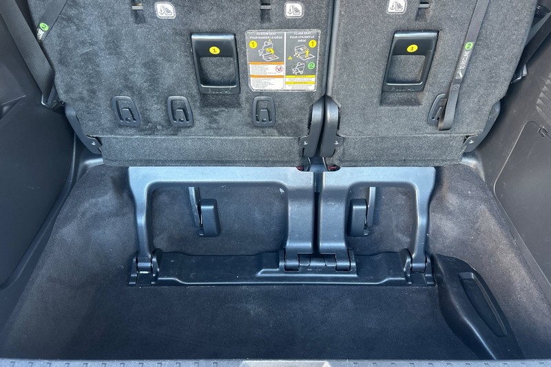 Toyota Sienna Vehicle Full-screen Gallery Image 17