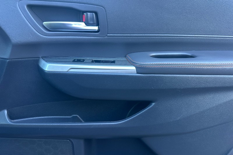 Toyota Sienna Vehicle Full-screen Gallery Image 22