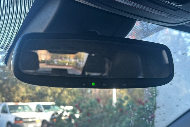 Toyota Sienna Vehicle Full-screen Gallery Image 26