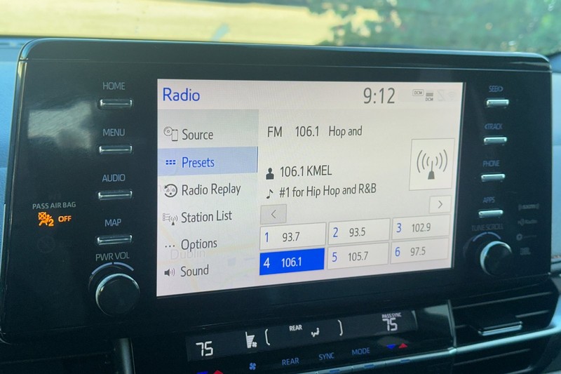 Toyota Sienna Vehicle Full-screen Gallery Image 27