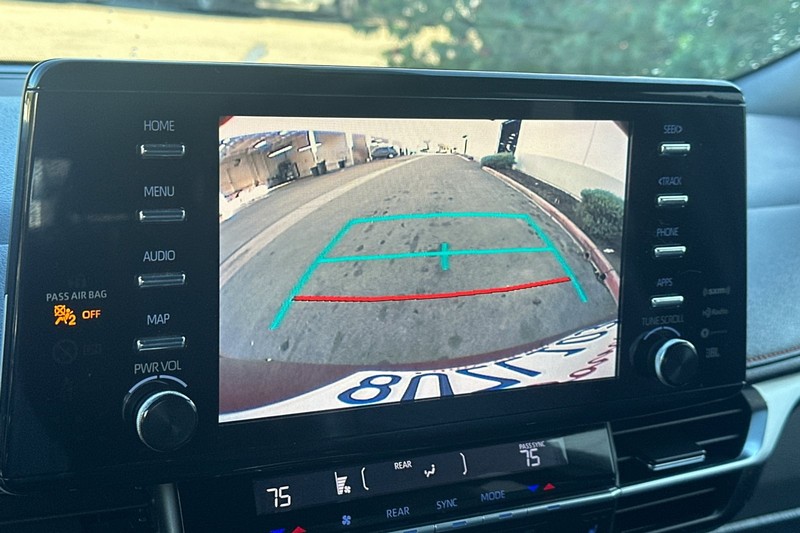 Toyota Sienna Vehicle Full-screen Gallery Image 28