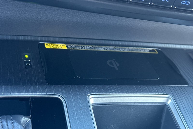 Toyota Sienna Vehicle Full-screen Gallery Image 32