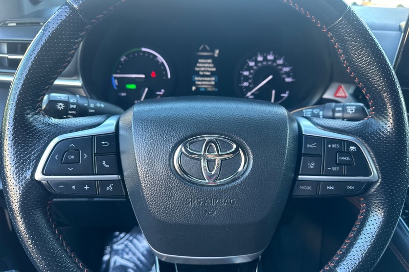 Toyota Sienna Vehicle Full-screen Gallery Image 37