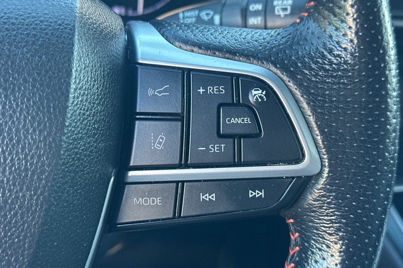 Toyota Sienna Vehicle Full-screen Gallery Image 40