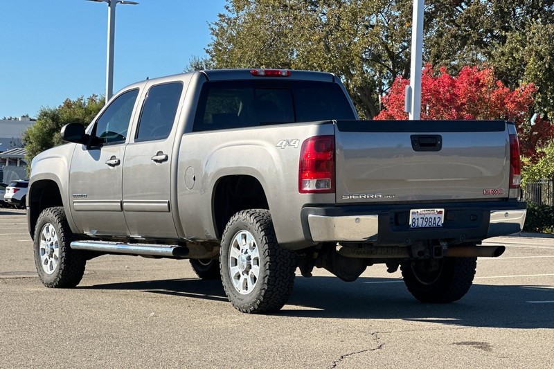 GMC Sierra 2500HD Vehicle Full-screen Gallery Image 06