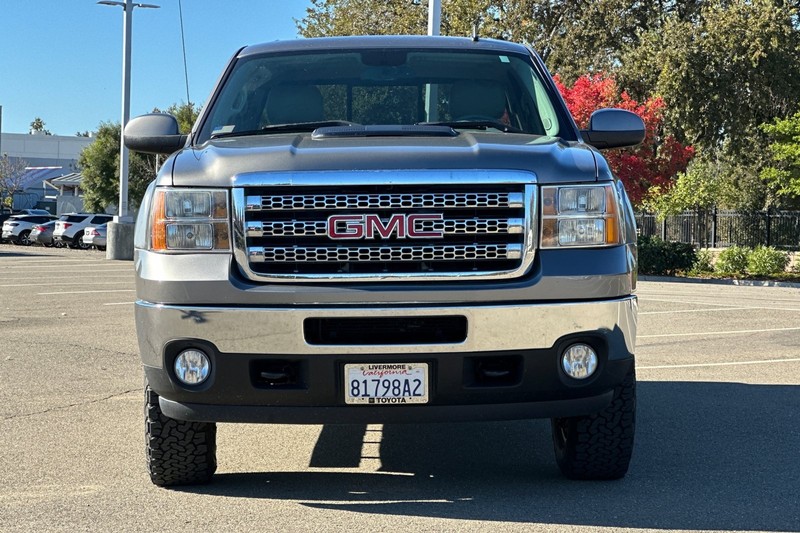 GMC Sierra 2500HD Vehicle Full-screen Gallery Image 09