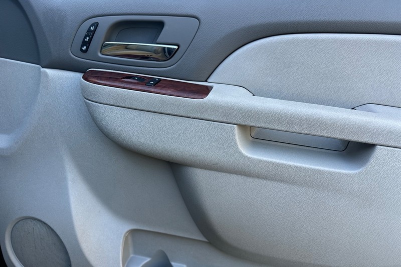 GMC Sierra 2500HD Vehicle Full-screen Gallery Image 20