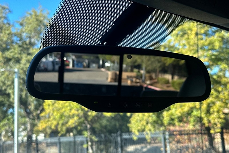 GMC Sierra 2500HD Vehicle Full-screen Gallery Image 24