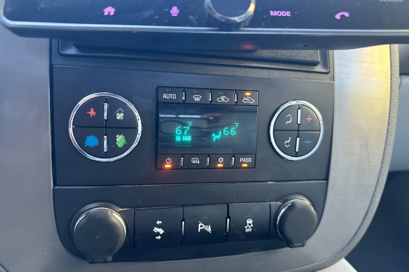 GMC Sierra 2500HD Vehicle Full-screen Gallery Image 27