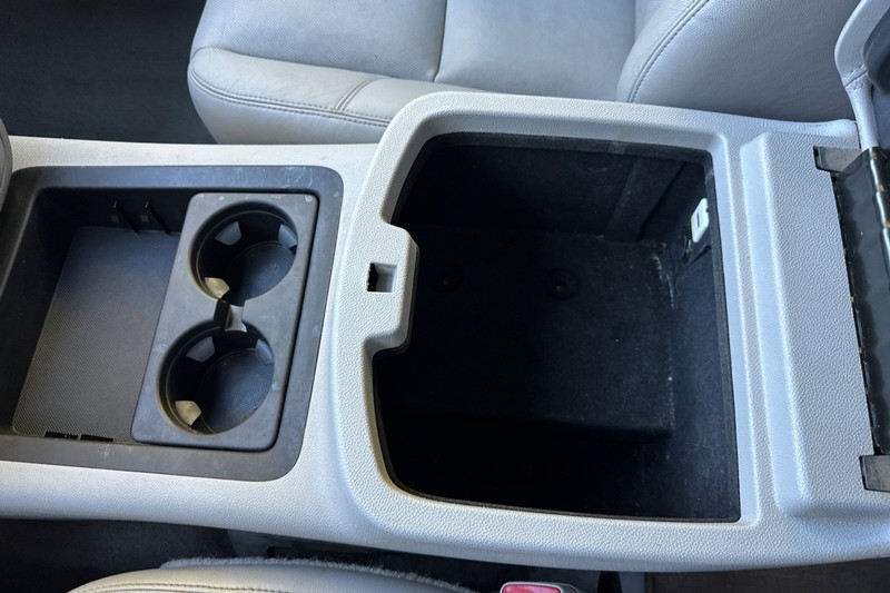 GMC Sierra 2500HD Vehicle Full-screen Gallery Image 31