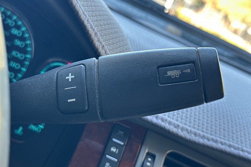 GMC Sierra 2500HD Vehicle Full-screen Gallery Image 32