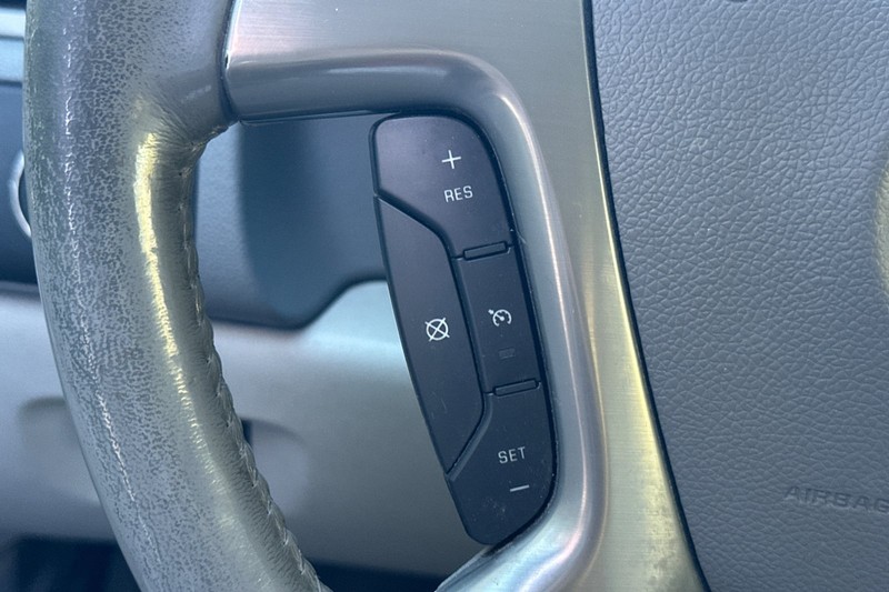 GMC Sierra 2500HD Vehicle Full-screen Gallery Image 34