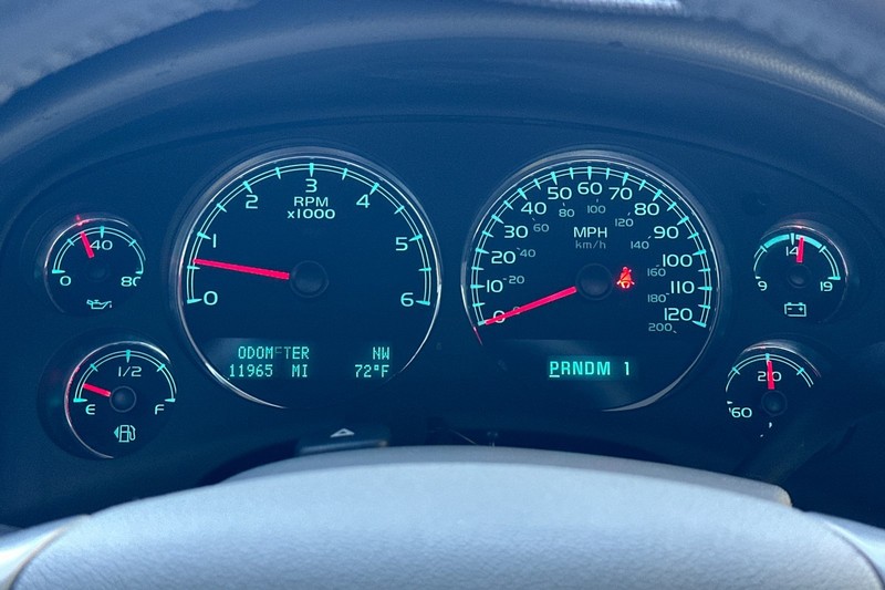 GMC Sierra 2500HD Vehicle Full-screen Gallery Image 37