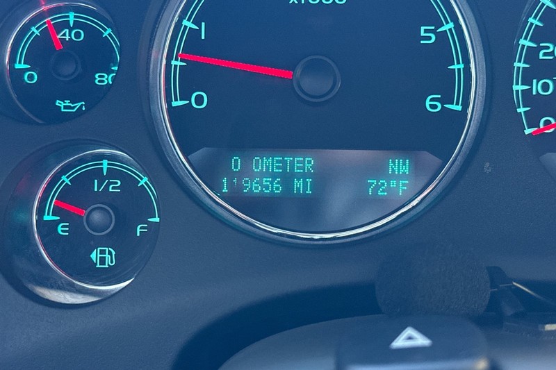 GMC Sierra 2500HD Vehicle Full-screen Gallery Image 38