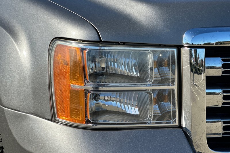 GMC Sierra 2500HD Vehicle Full-screen Gallery Image 42