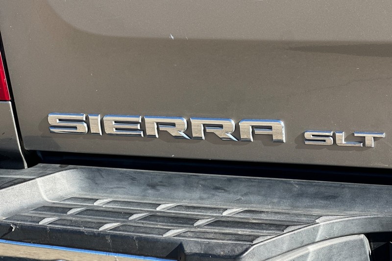 GMC Sierra 2500HD Vehicle Full-screen Gallery Image 47