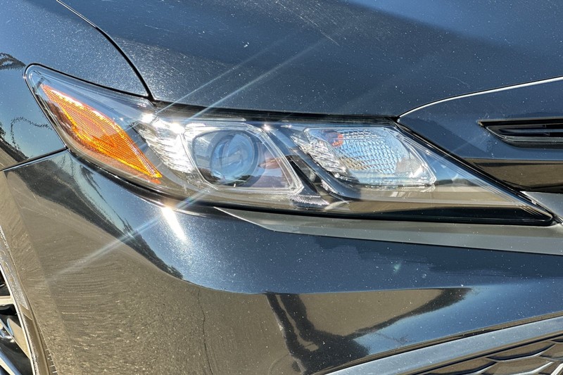 Toyota Camry Vehicle Full-screen Gallery Image 44