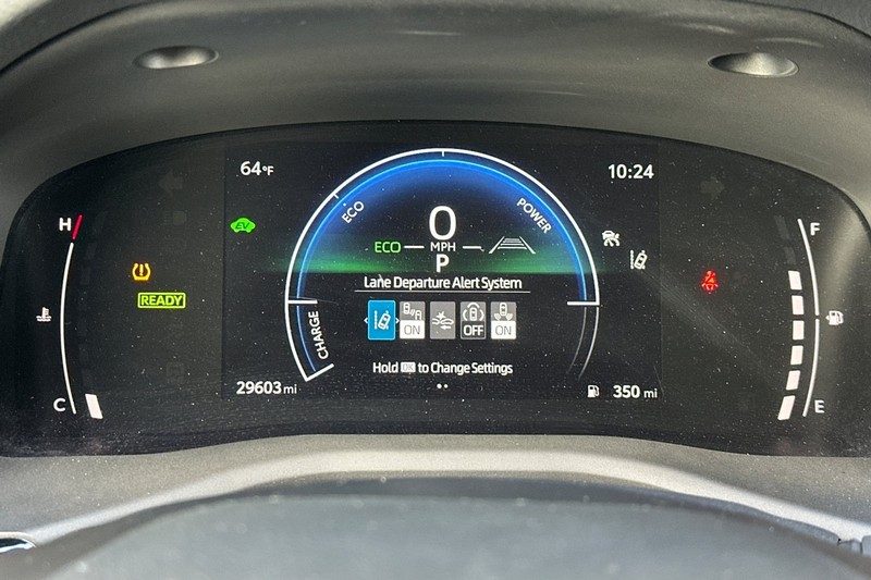 Toyota Camry Vehicle Full-screen Gallery Image 40