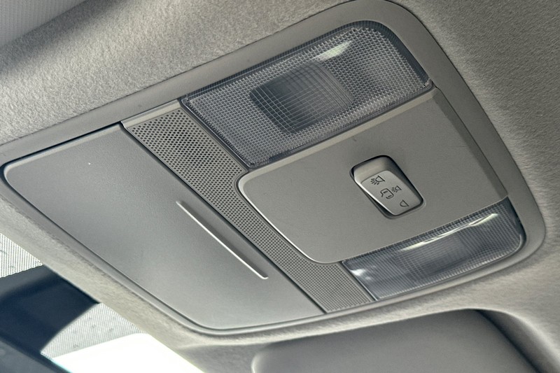 Kia Forte Vehicle Full-screen Gallery Image 23