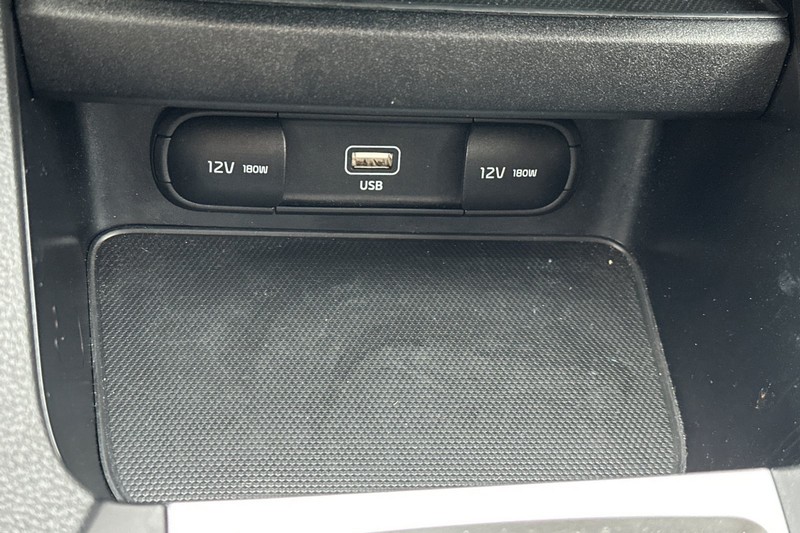 Kia Forte Vehicle Full-screen Gallery Image 30