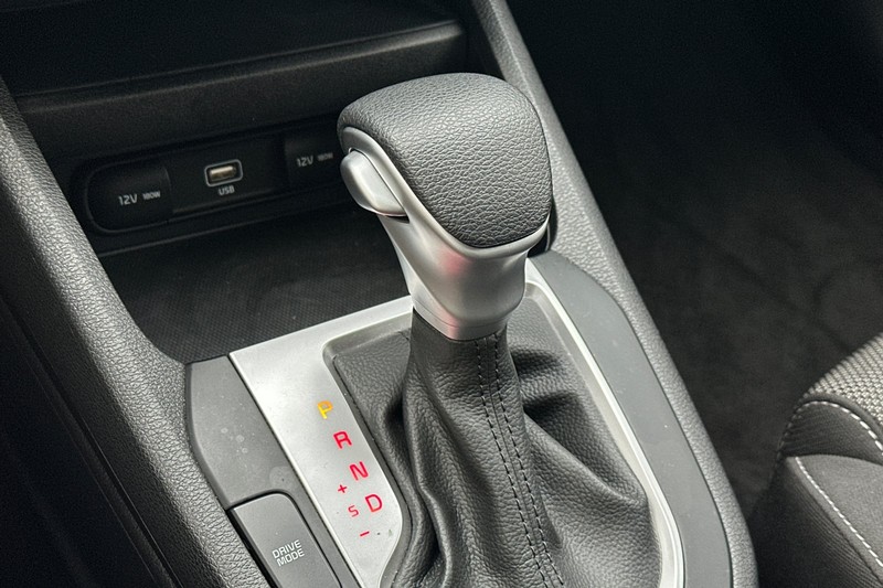 Kia Forte Vehicle Full-screen Gallery Image 32