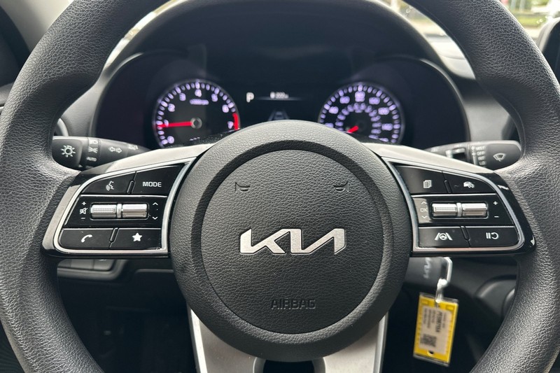 Kia Forte Vehicle Full-screen Gallery Image 33