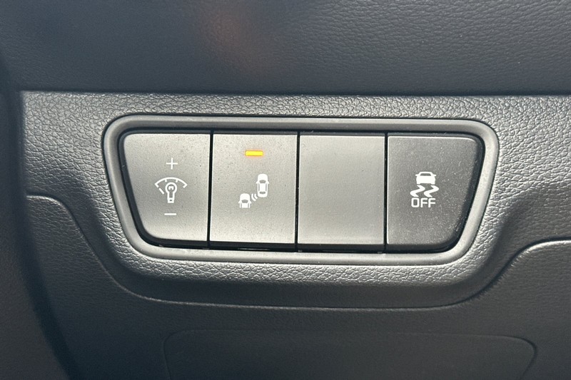 Kia Forte Vehicle Full-screen Gallery Image 40