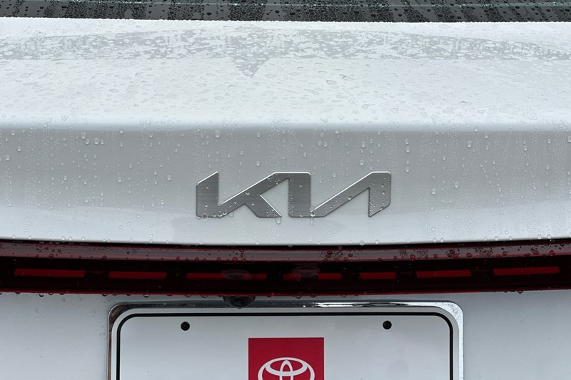 Kia Forte Vehicle Full-screen Gallery Image 46