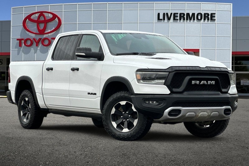 Ram 1500 Vehicle Full-screen Gallery Image 02