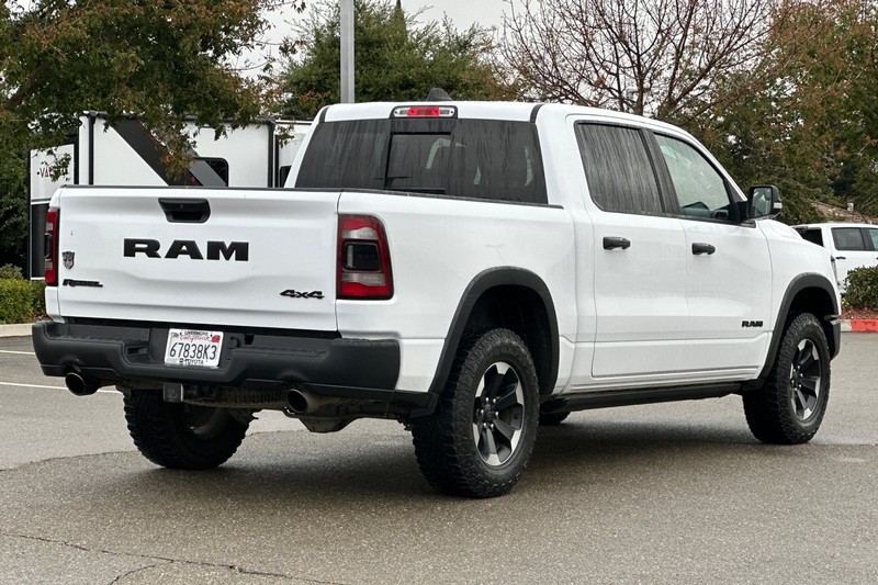 Ram 1500 Vehicle Full-screen Gallery Image 04