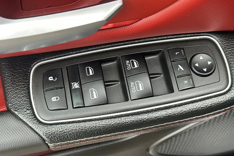 Ram 1500 Vehicle Full-screen Gallery Image 12