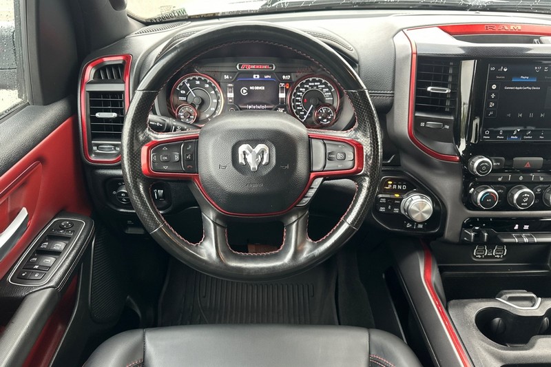 Ram 1500 Vehicle Full-screen Gallery Image 16