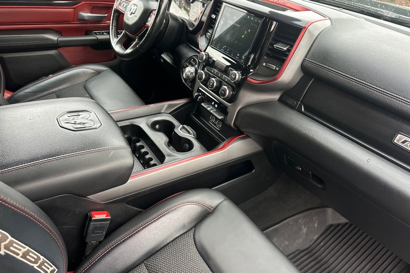 Ram 1500 Vehicle Full-screen Gallery Image 18