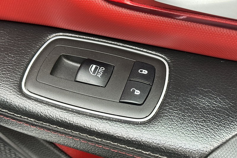 Ram 1500 Vehicle Full-screen Gallery Image 21