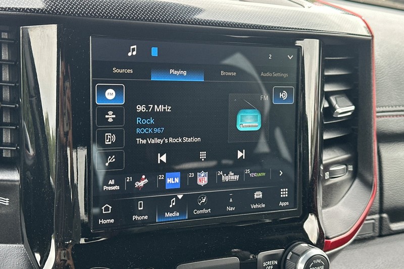 Ram 1500 Vehicle Full-screen Gallery Image 25