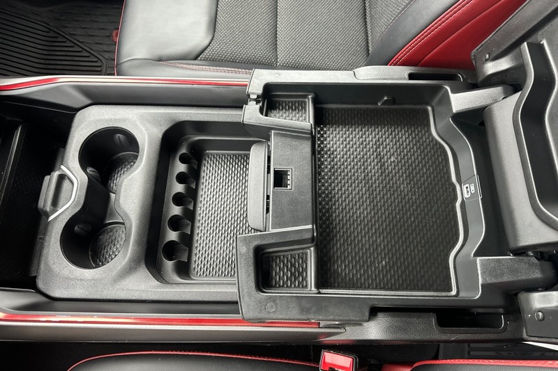 Ram 1500 Vehicle Full-screen Gallery Image 31