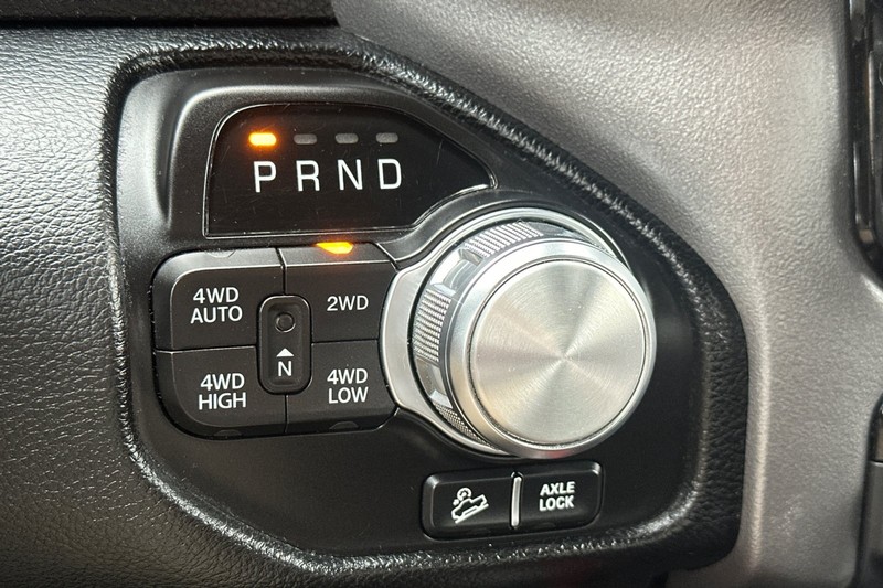 Ram 1500 Vehicle Full-screen Gallery Image 32