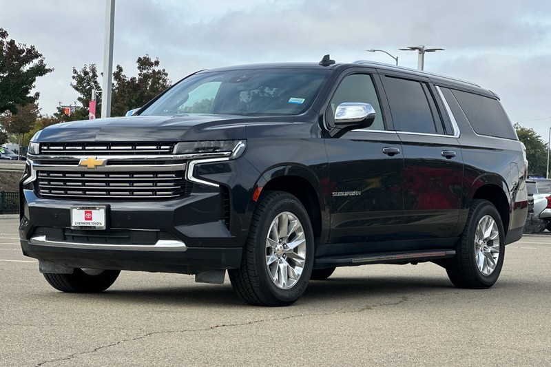 Chevrolet Suburban Vehicle Full-screen Gallery Image 08