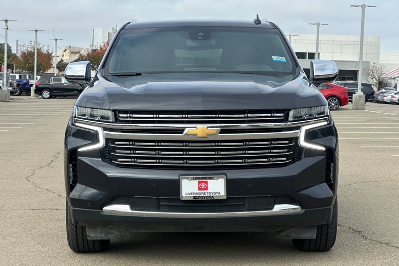 Chevrolet Suburban Vehicle Full-screen Gallery Image 09