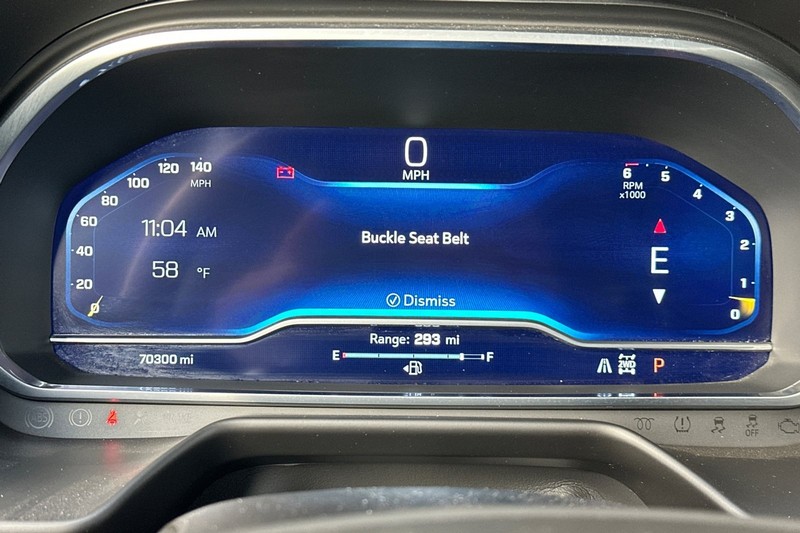 Chevrolet Suburban Vehicle Full-screen Gallery Image 40