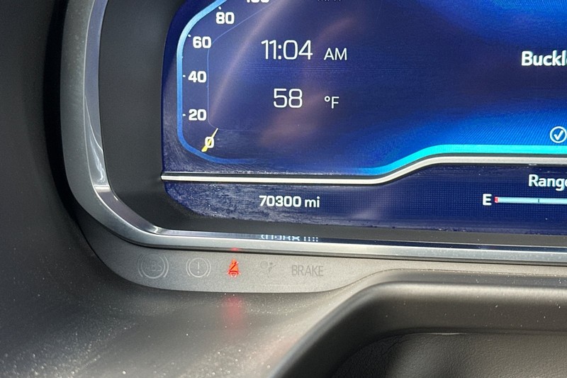 Chevrolet Suburban Vehicle Full-screen Gallery Image 41