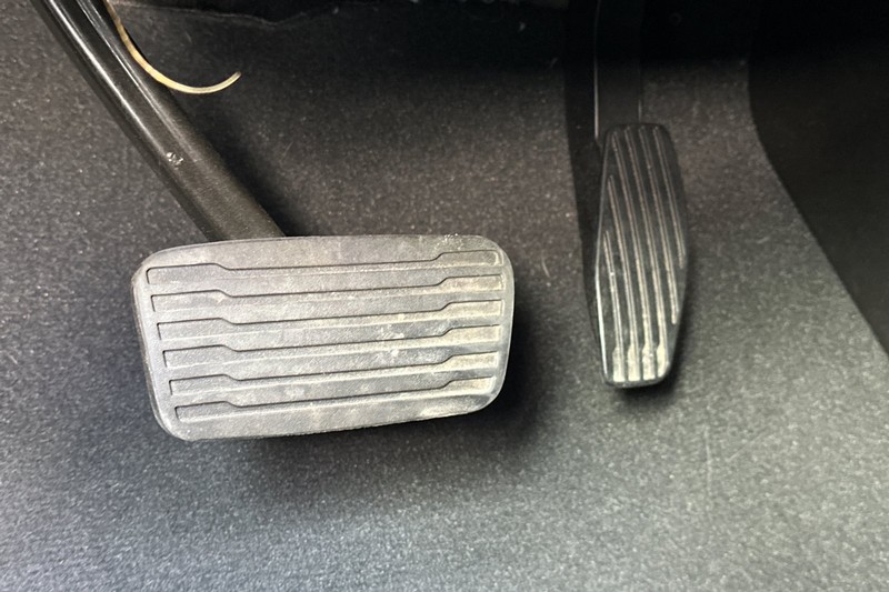 Chevrolet Suburban Vehicle Full-screen Gallery Image 44