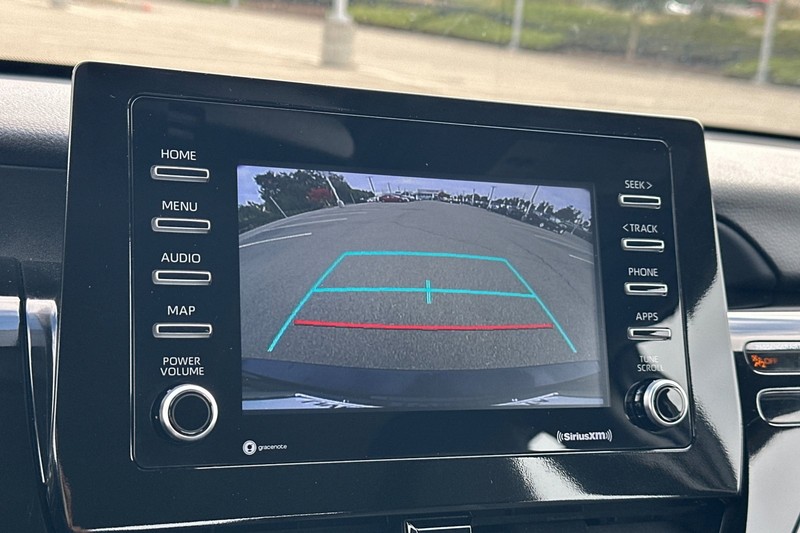 Toyota Camry Vehicle Full-screen Gallery Image 26