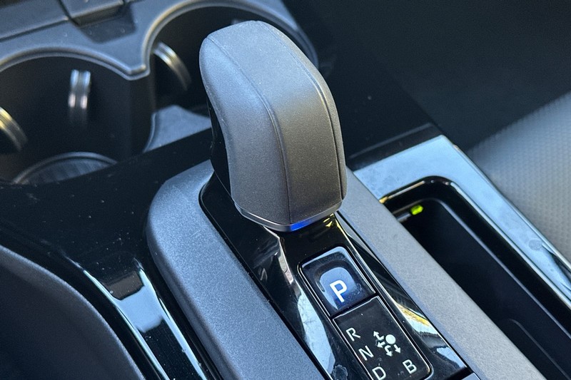 Toyota Prius Vehicle Full-screen Gallery Image 34