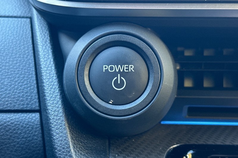 Toyota Prius Vehicle Full-screen Gallery Image 35