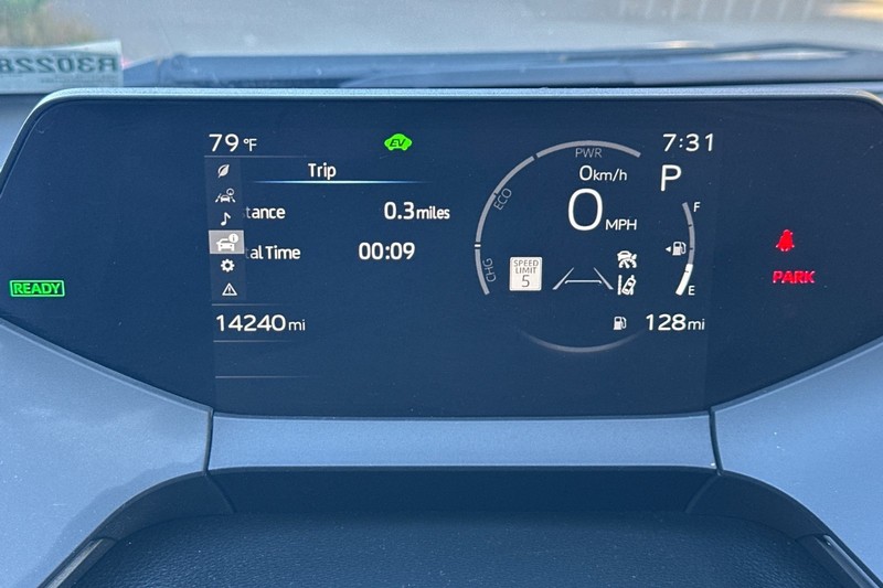 Toyota Prius Vehicle Full-screen Gallery Image 41